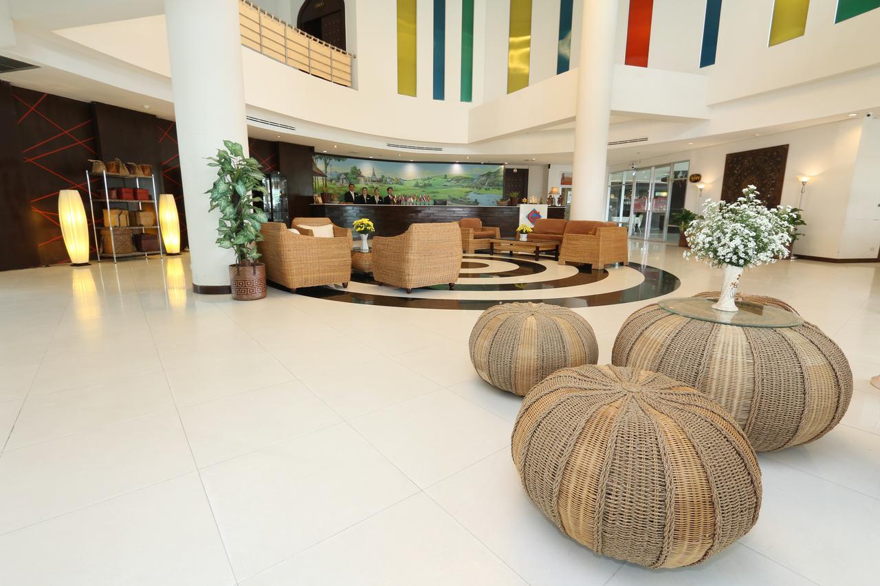 Grande Southern Hotel Thung Song Esterno foto